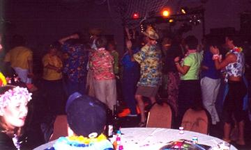 Luau 1.JPG (15240 bytes)