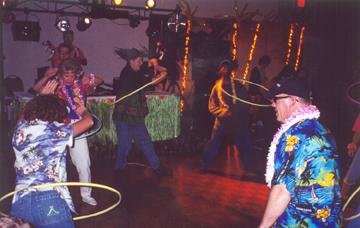 Luau 11.JPG (17112 bytes)